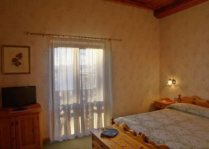 Rutzer Ristorante & Panoramic Hotel 3*